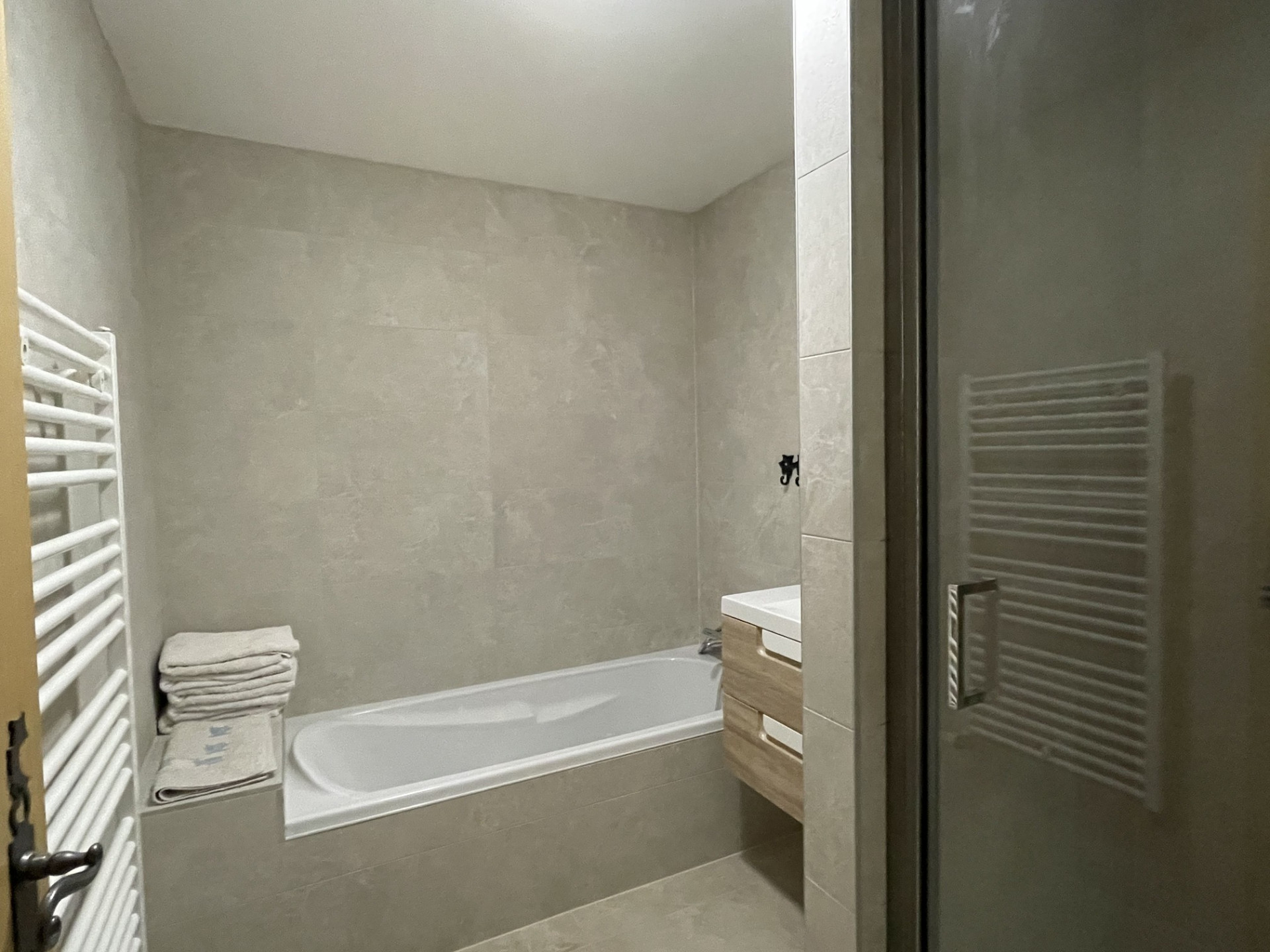 “Boule de Neige” Apartment, bathroom, Châtel Tourism