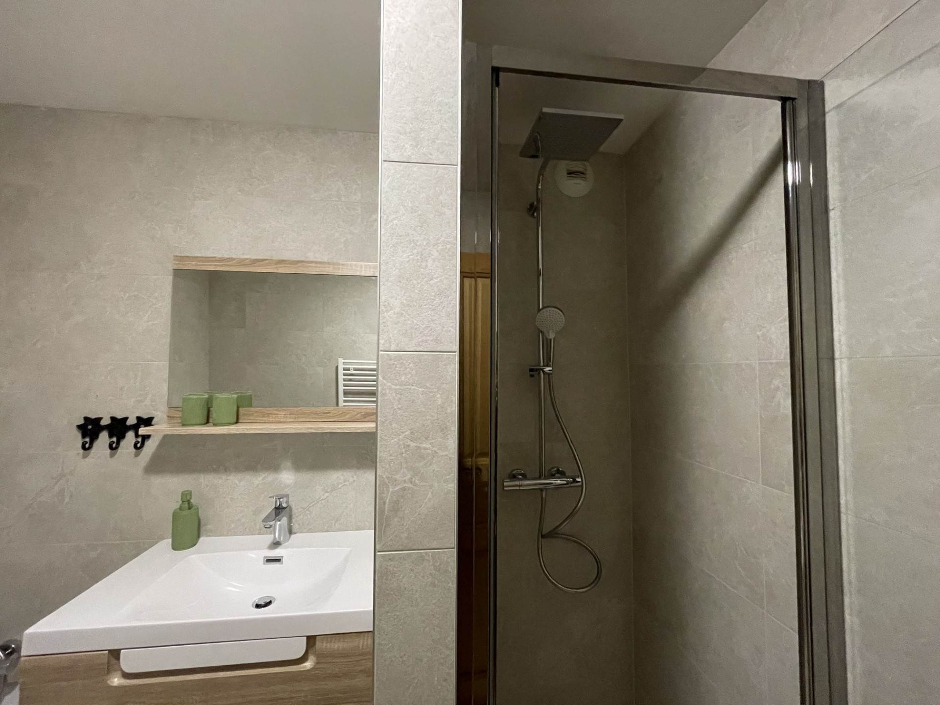 “Boule de Neige” Apartment, shower room, Châtel Les Portes du Soleil