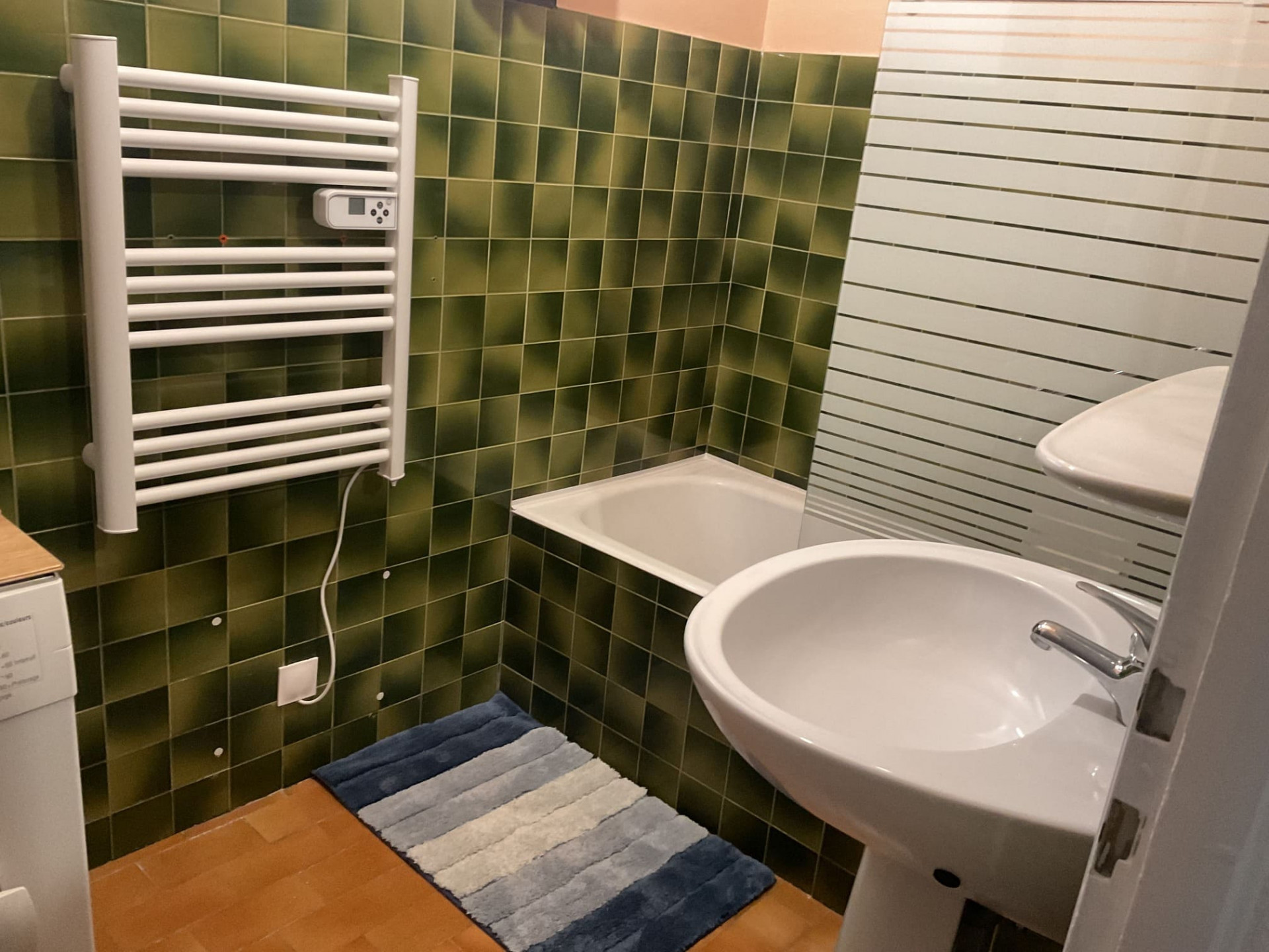 Appartement Croix de Savoie n°16, salle de bain, Châtel Vallée d'Abondance Appartement Croix de Savoie n°16, salle de bain, Châtel Vallée d'Abondance