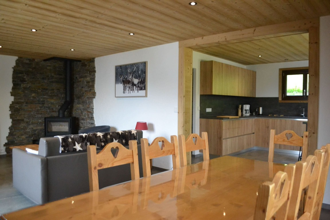 Apartment in Pensée des Alpes chalet, dining room, Châtel mountain ski snow vacation