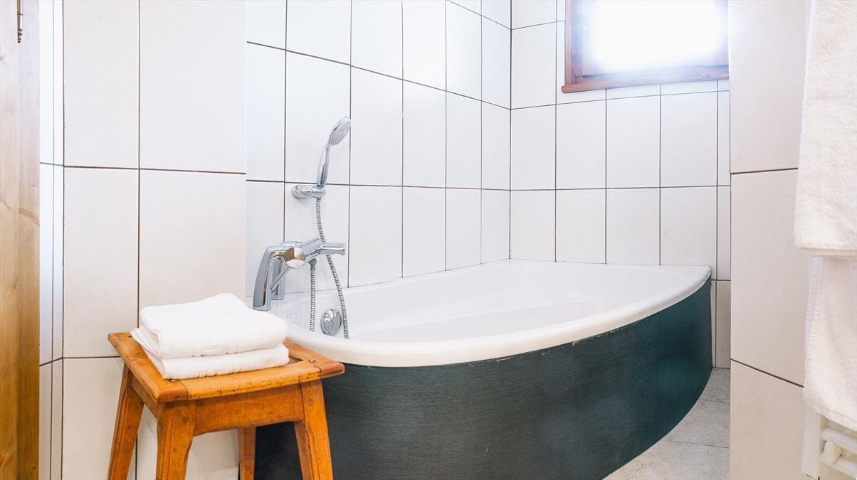 Apartment in chalet PONT A, Bathroom, Châtel Ski holidays