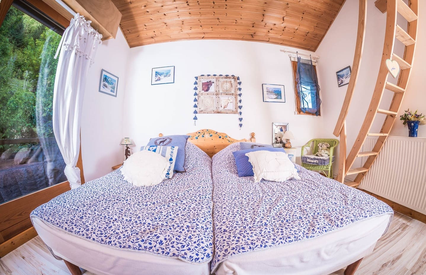 Appartement La Couqueille été, Bedroom 2 single beds upstairs, Châtel Vacances Famille