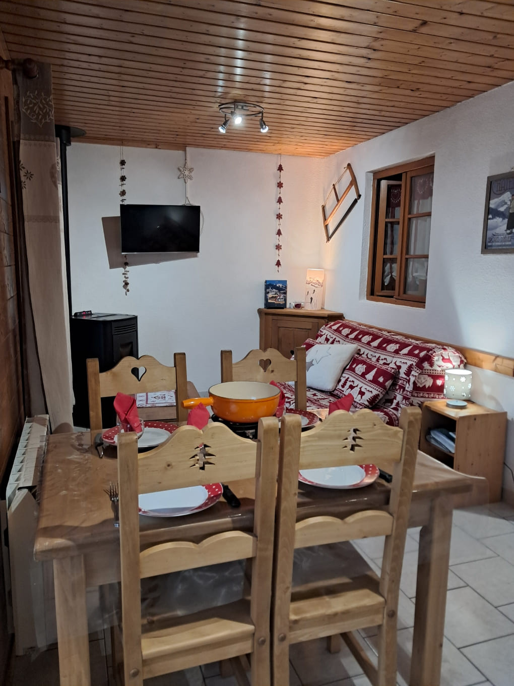 Apartment Les Geraniums, cozy living room, Châtel, Haute-Savoie