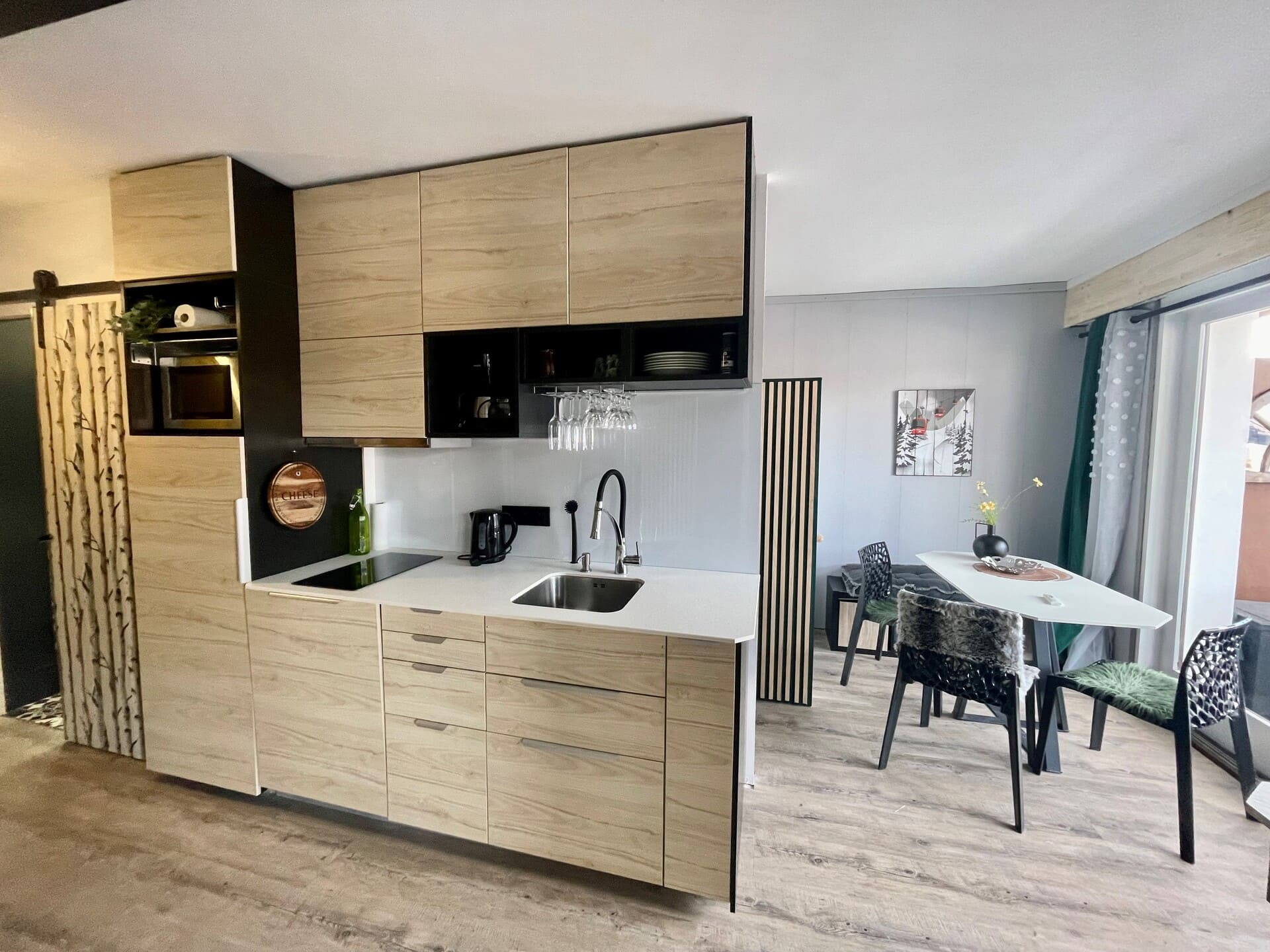 Apartment Les Snailles, n° 19, Kitchen and Dining room, Châtel, Portes du Soleil