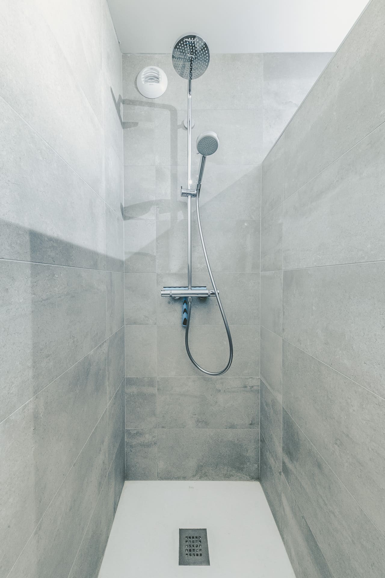 Apartment n°1 in residence Lou Candres, bathroom, Châtel Haute Savoie