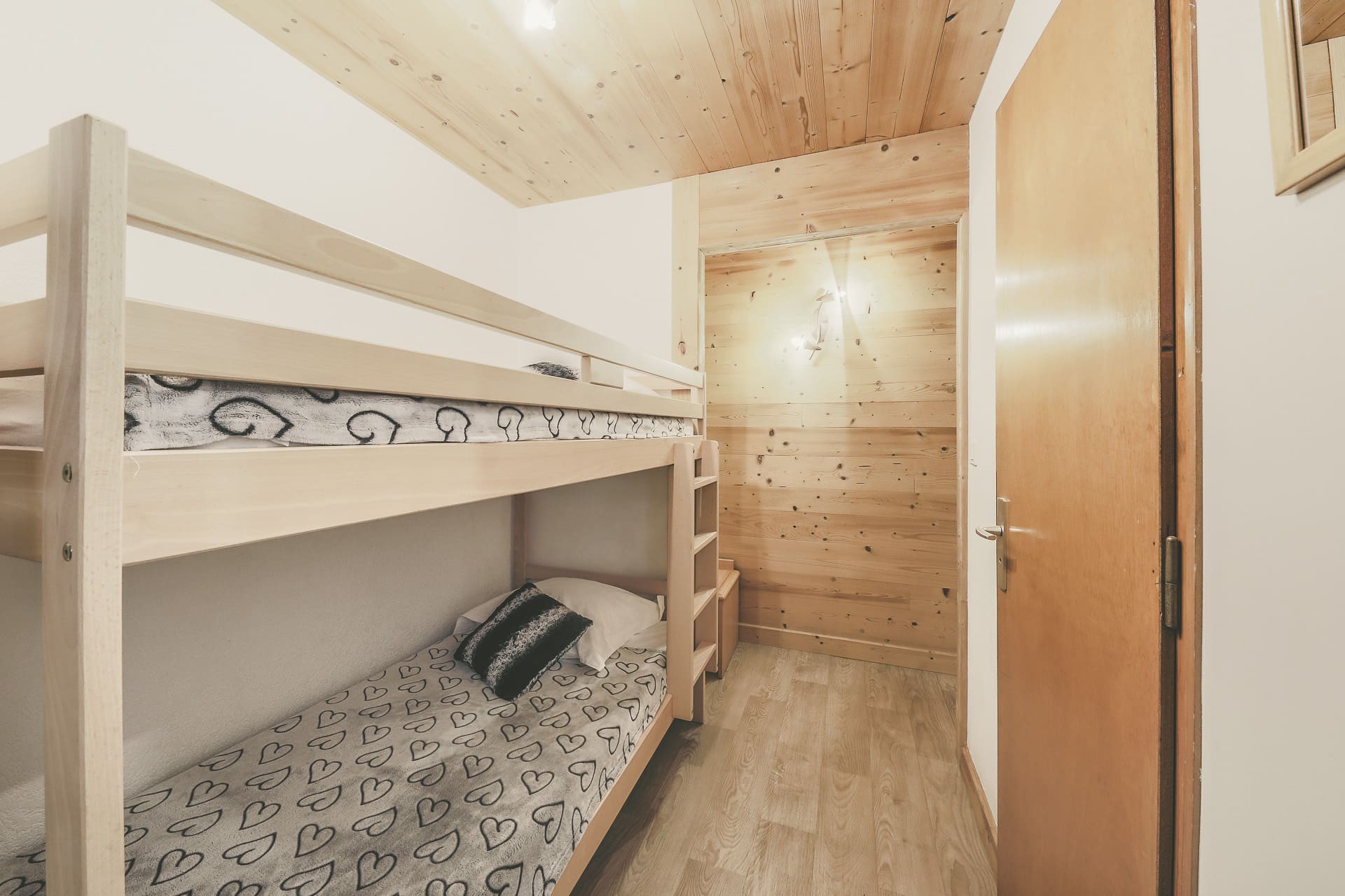 Apartment n°4 in residence Lou Candres, Mountain corner, Châtel Portes du Soleil