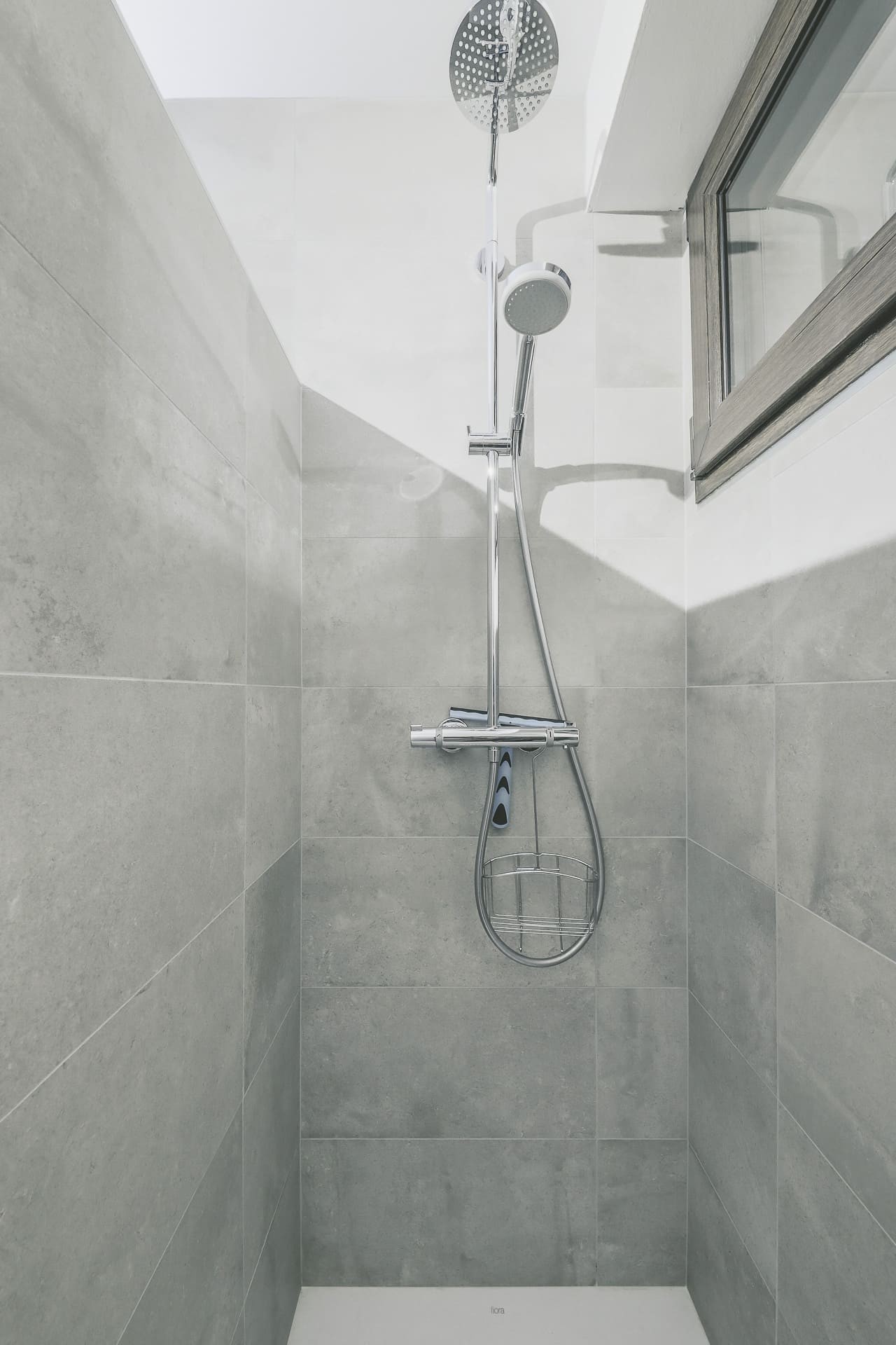Apartment n°4 in residence Lou Candres, shower room, Châtel