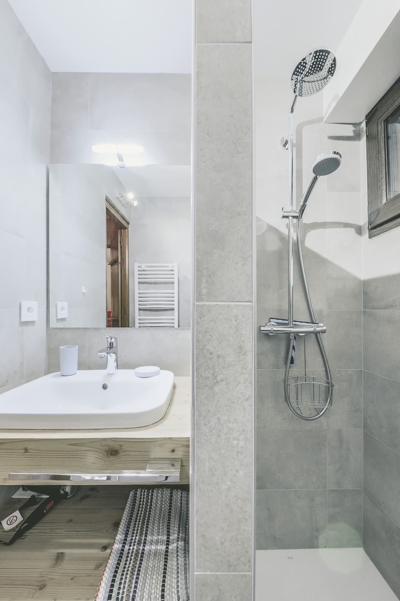 Apartment n°4 in residence Lou Candres, shower room, Châtel Portes du Soleil