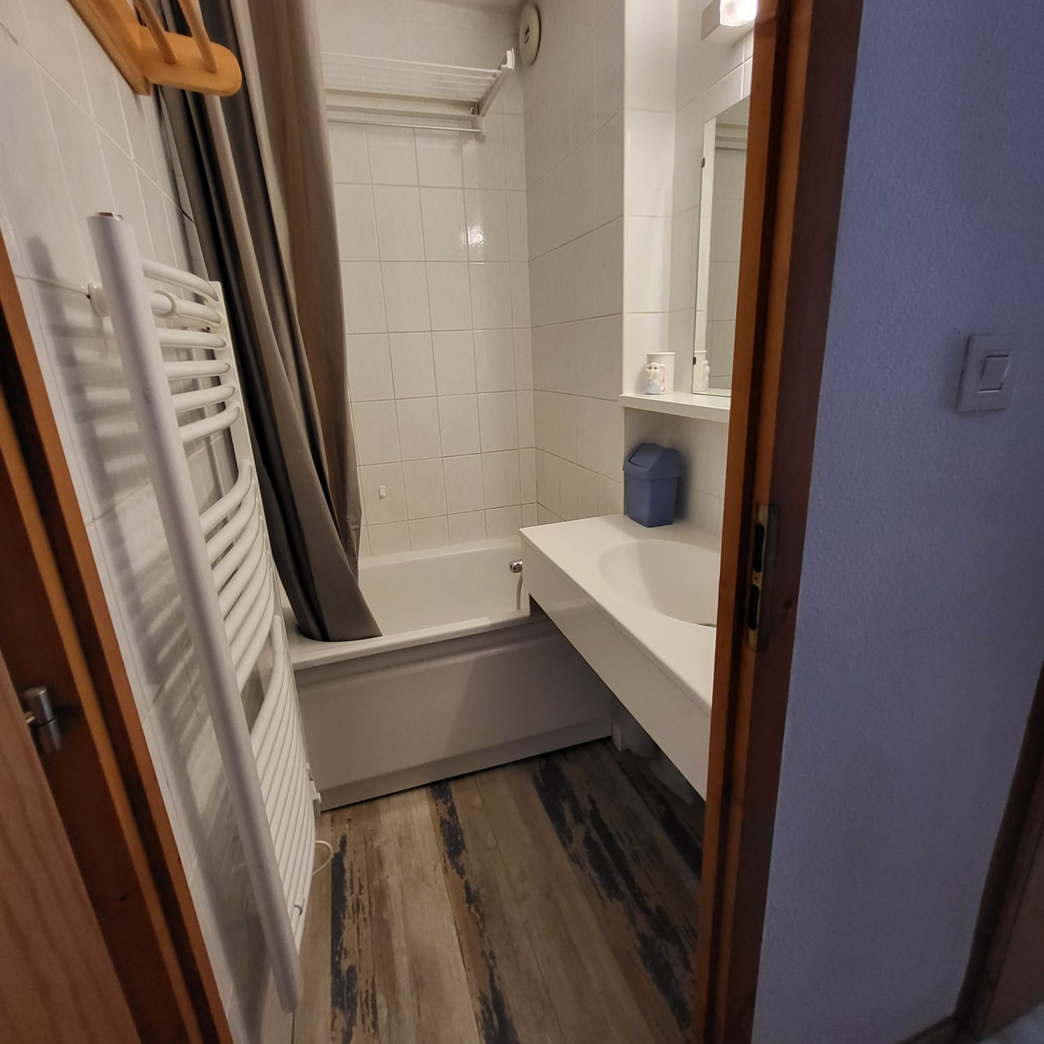 Appartement Perthuis 11D, Salle de Bains, Luge d'été Appartement Perthuis 11D, Salle de Bains, Luge d'été