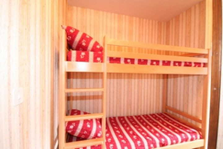 Balcon des Alpes Apartment 1 Châtel, Entrance bunk beds, Ski equipment rental 74