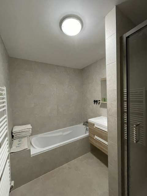 Boule de Neige, Bathroom, Châtel Reservation