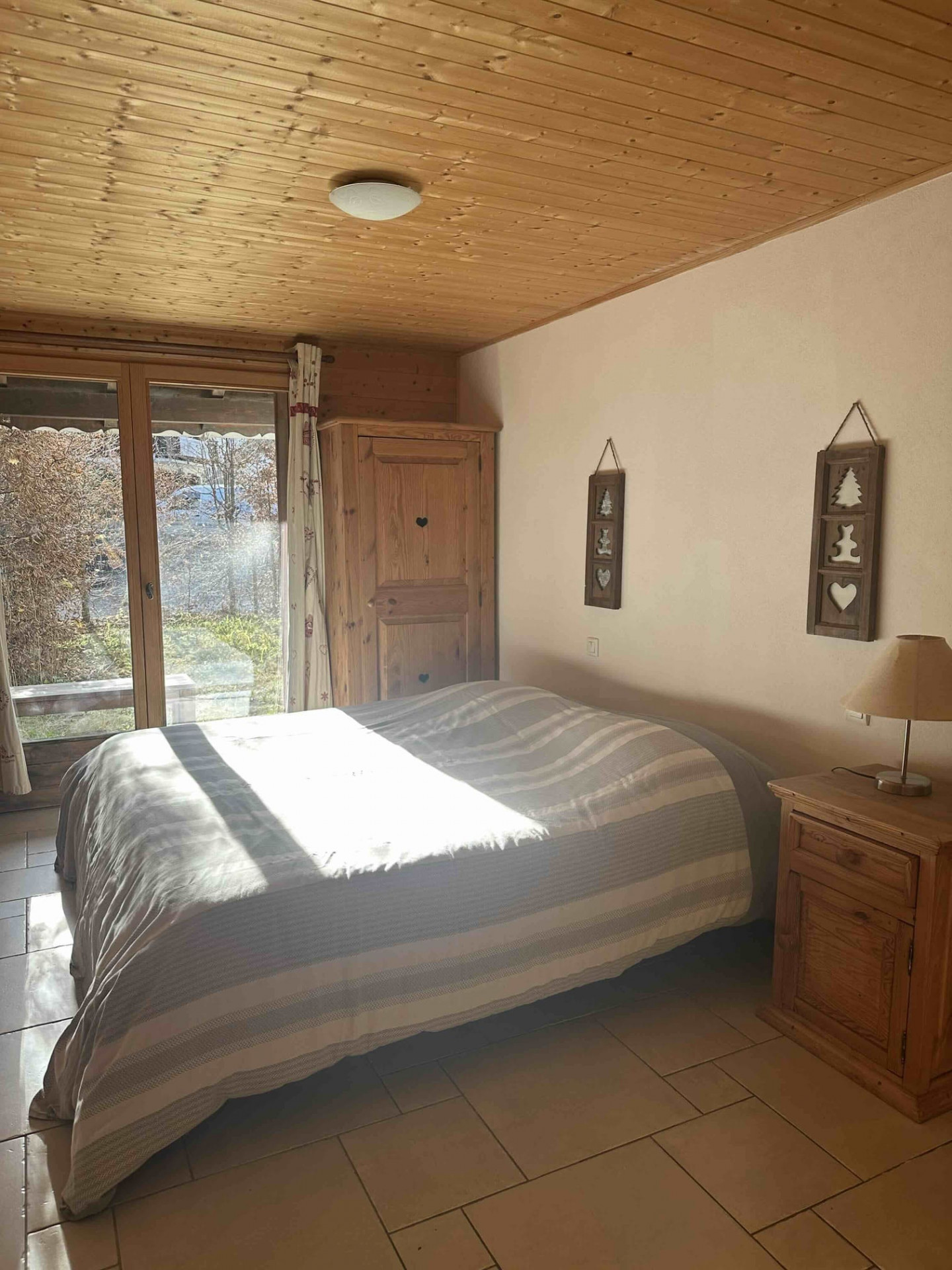 Chalet Braconnier, Chambre 1 lit double au rez de chaussée, Châtel Linga