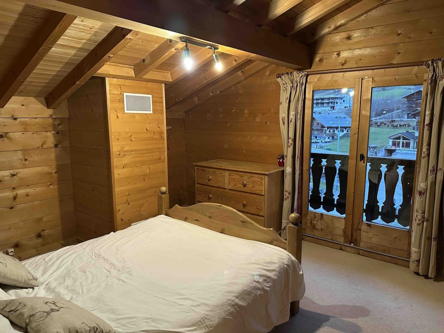 Chalet Braconnier, Chambre double à l'étage, Châtel