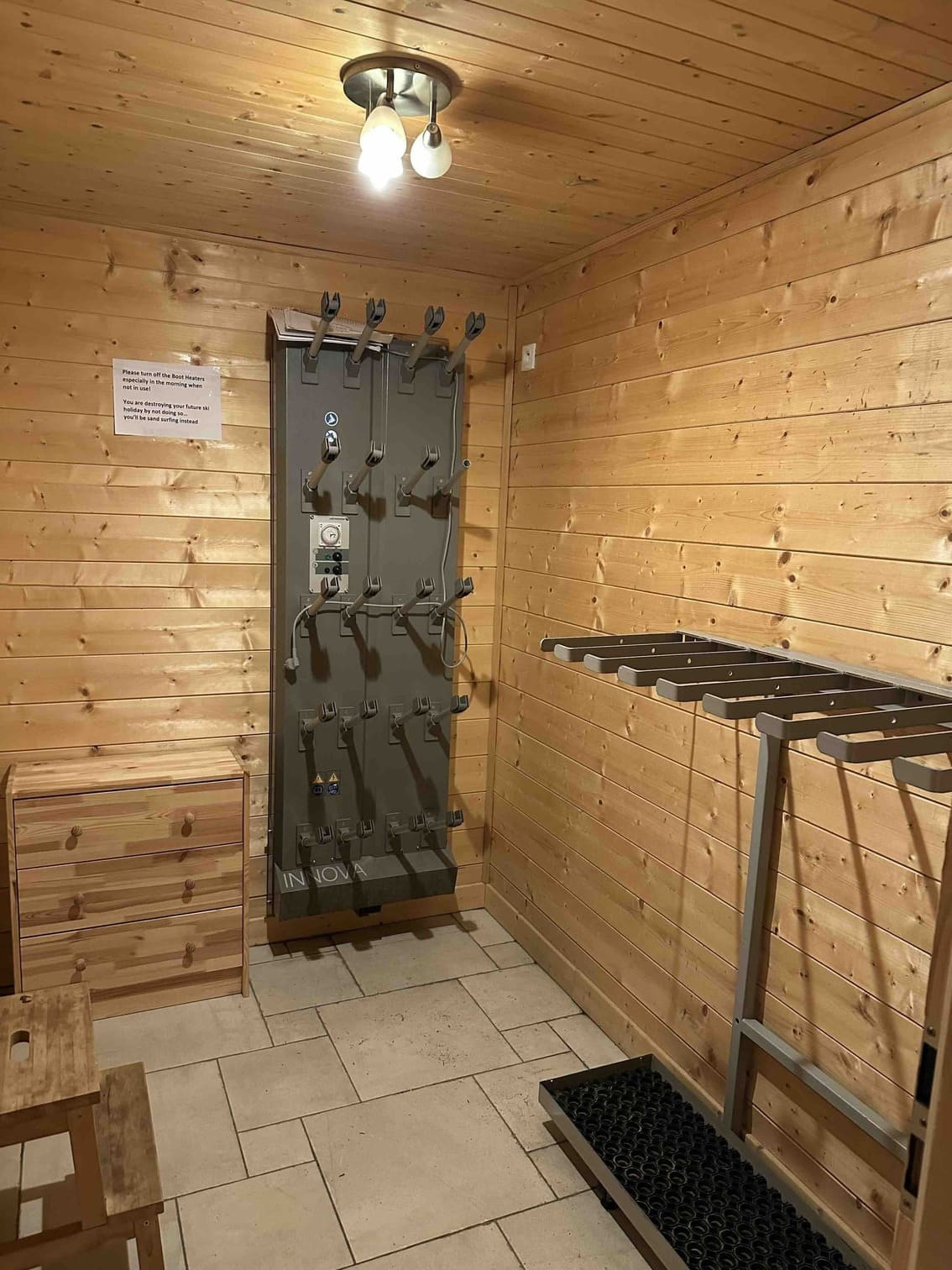 Chalet Braconnier, Local à skis avec sèche chaussures, Châtel