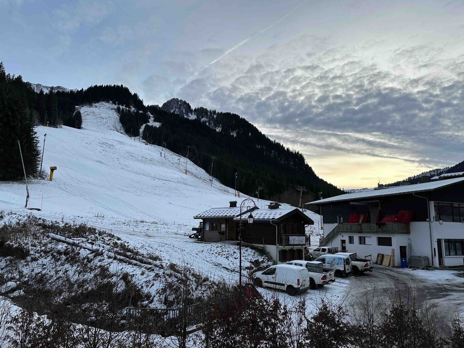 Chalet Braconnier, Pistes de ski du Linga en face du chalet, Châtel Linga