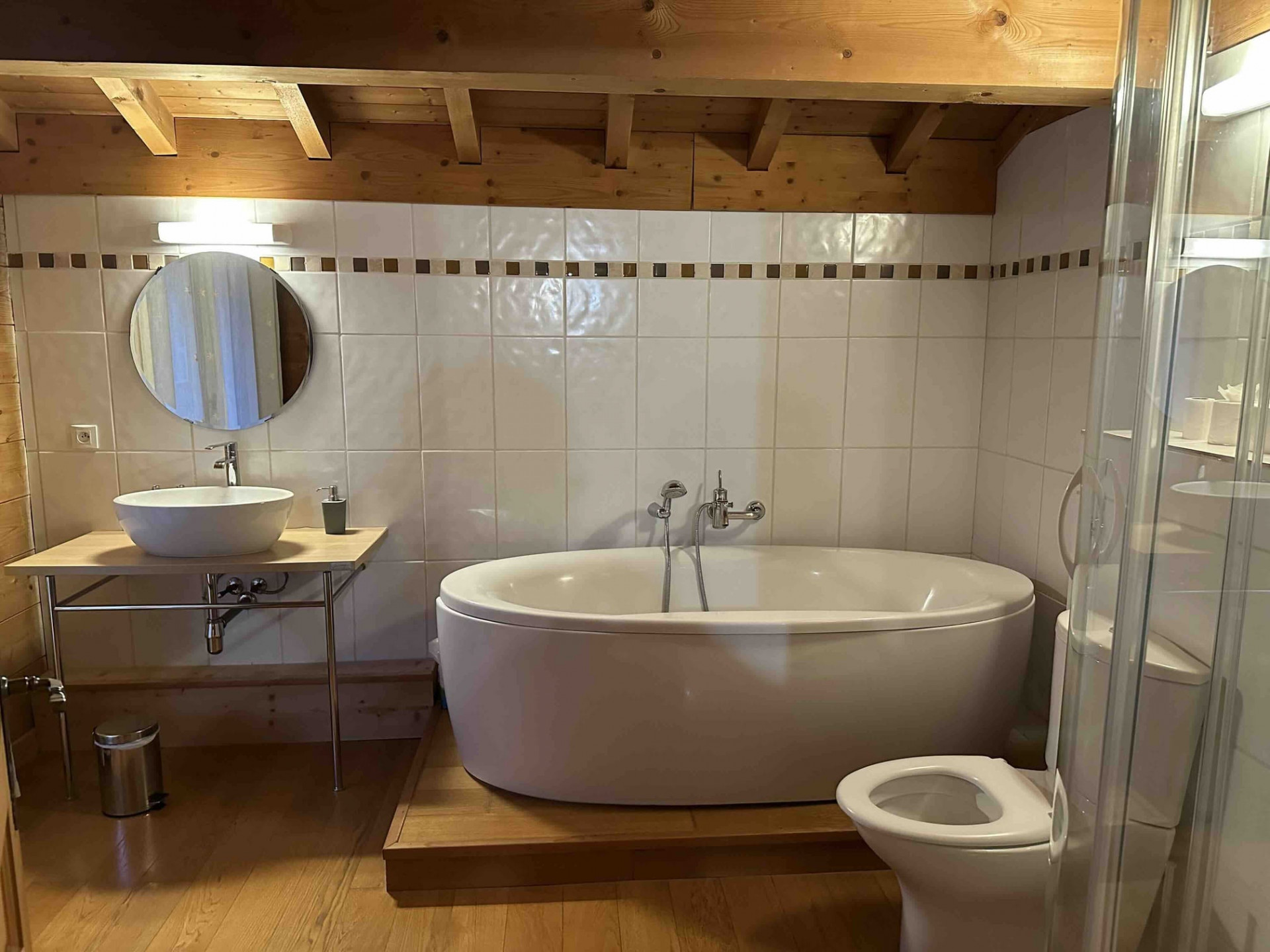 Chalet Braconnier, Salle de bain de la chambre double, Châtel