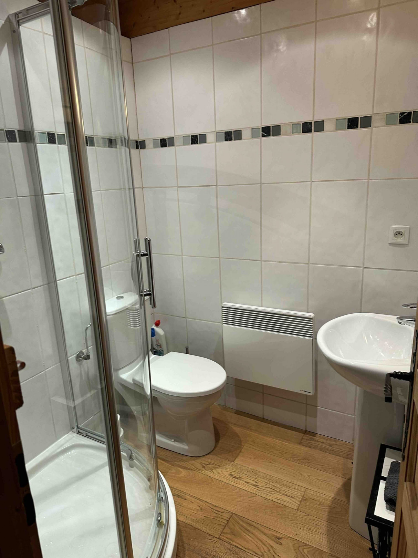 Chalet Braconnier, Salle de douche/ WC à l'étage, Châtel Réservation