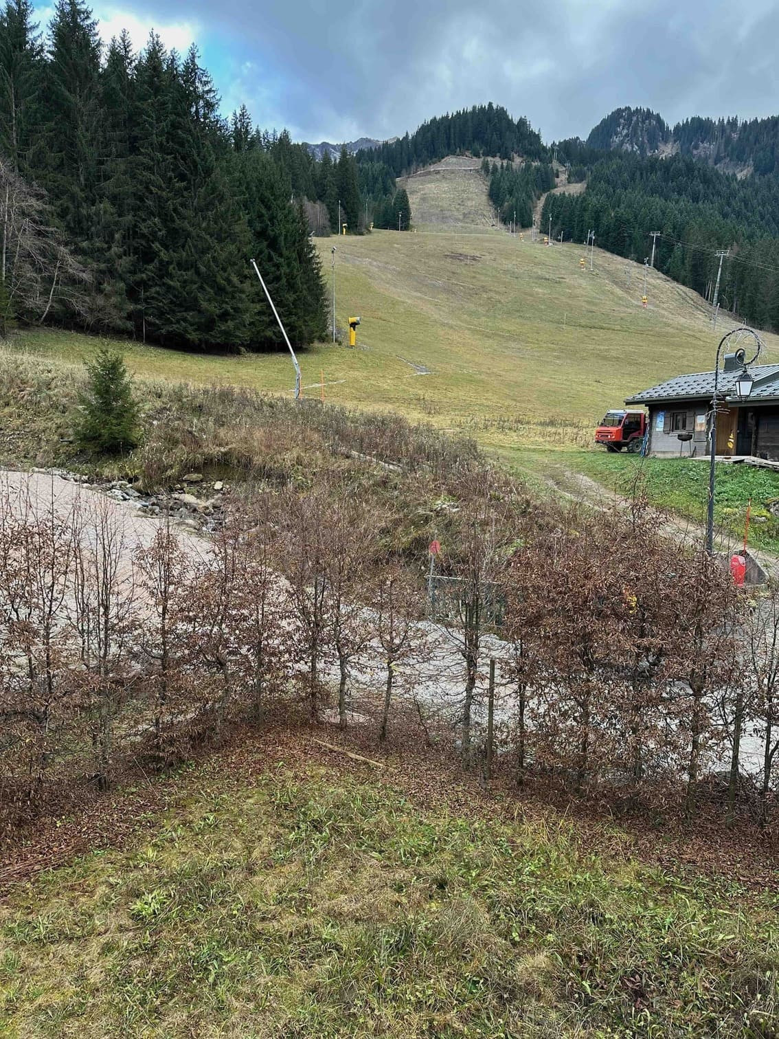 Chalet Braconnier, Vue sur les pistes du Linga, Châtel