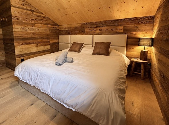 Chalet Chalentina, double bedroom, Châtel, Fromage Abondance 74390