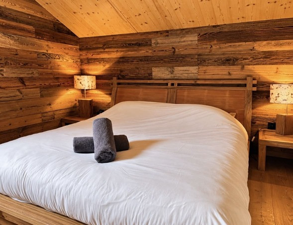 Chalet Chalentina, double-bed room, Châtel Tourism