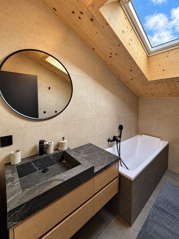 Chalet Chalentina, bathroom, Châtel: mountain vacation, skiing, snow, sun, family