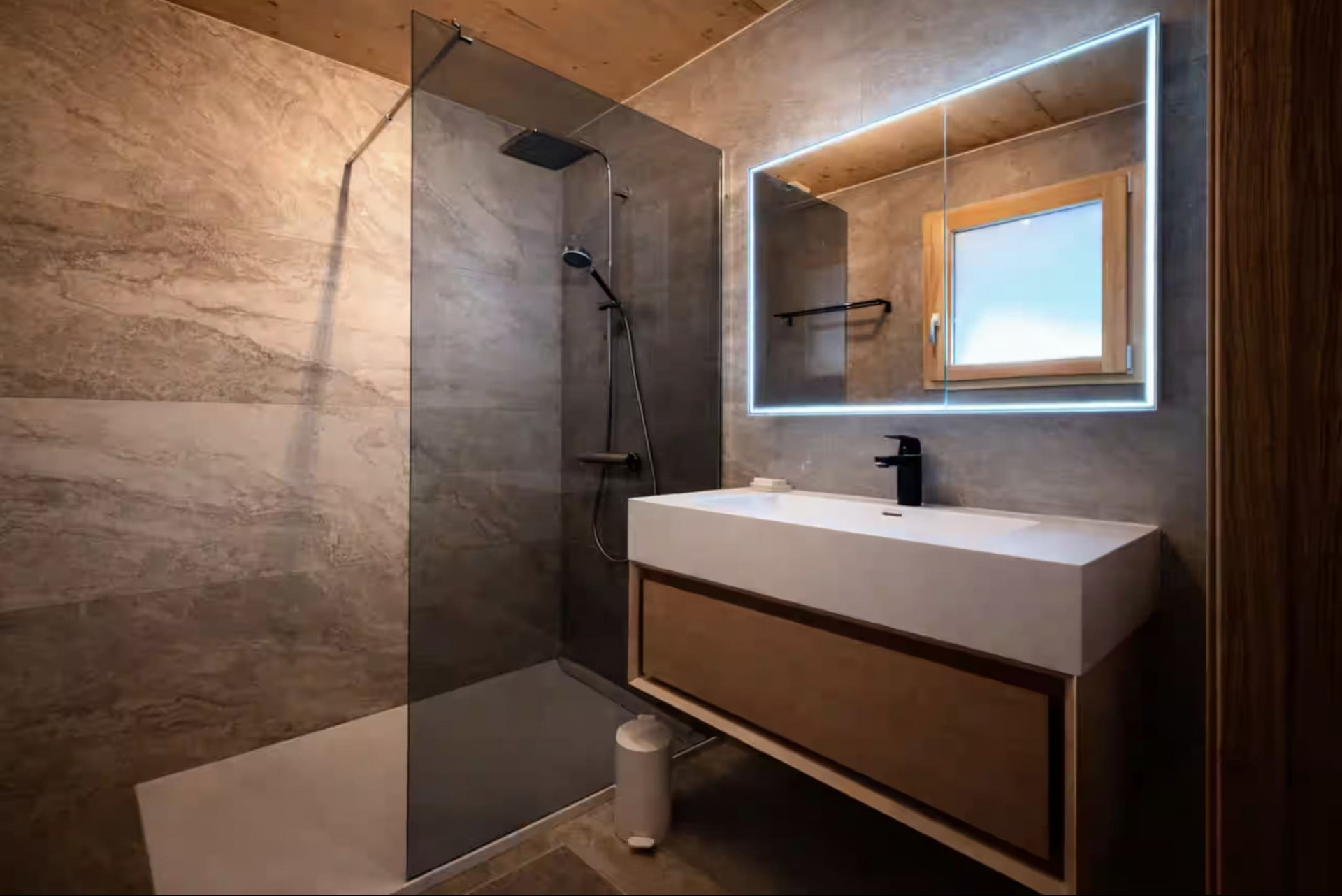 Chalet Chalentina, Bathroom, Chatel, Abondance Valley