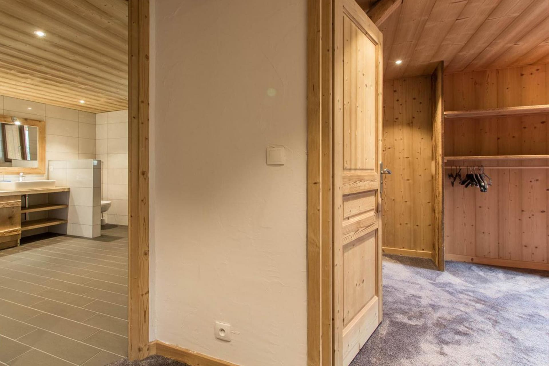 Chalet CREUX DU NANT, Bedroom with shower room, Châtel Rental 74