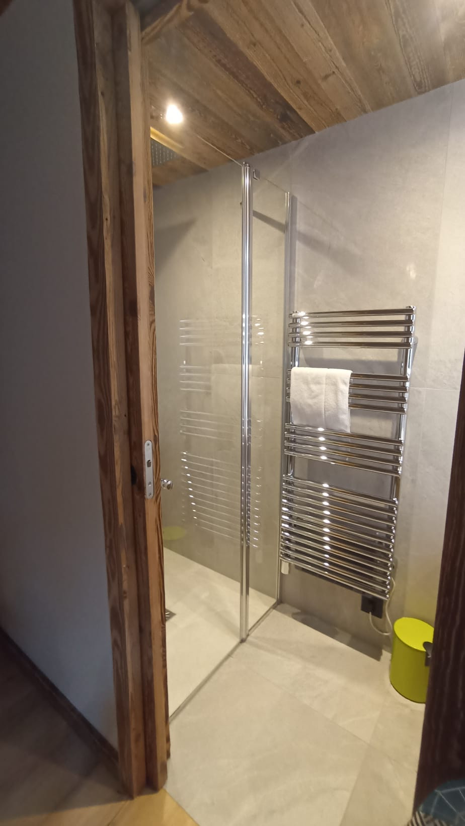 Chalet, shower, Châtel: skiing, snow, sun, vacation