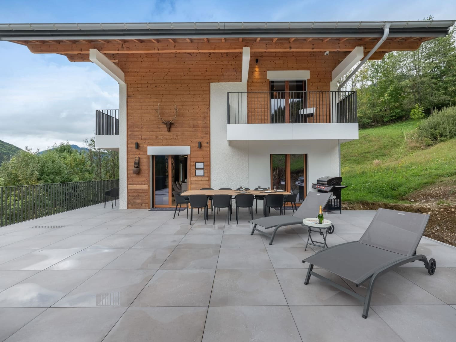 Chalet du Nant, La Chapelle d'Abondance, Terrasse en été, Châtel Soleil Chalet du Nant, La Chapelle d'Abondance, Terrasse en été, Châtel Soleil