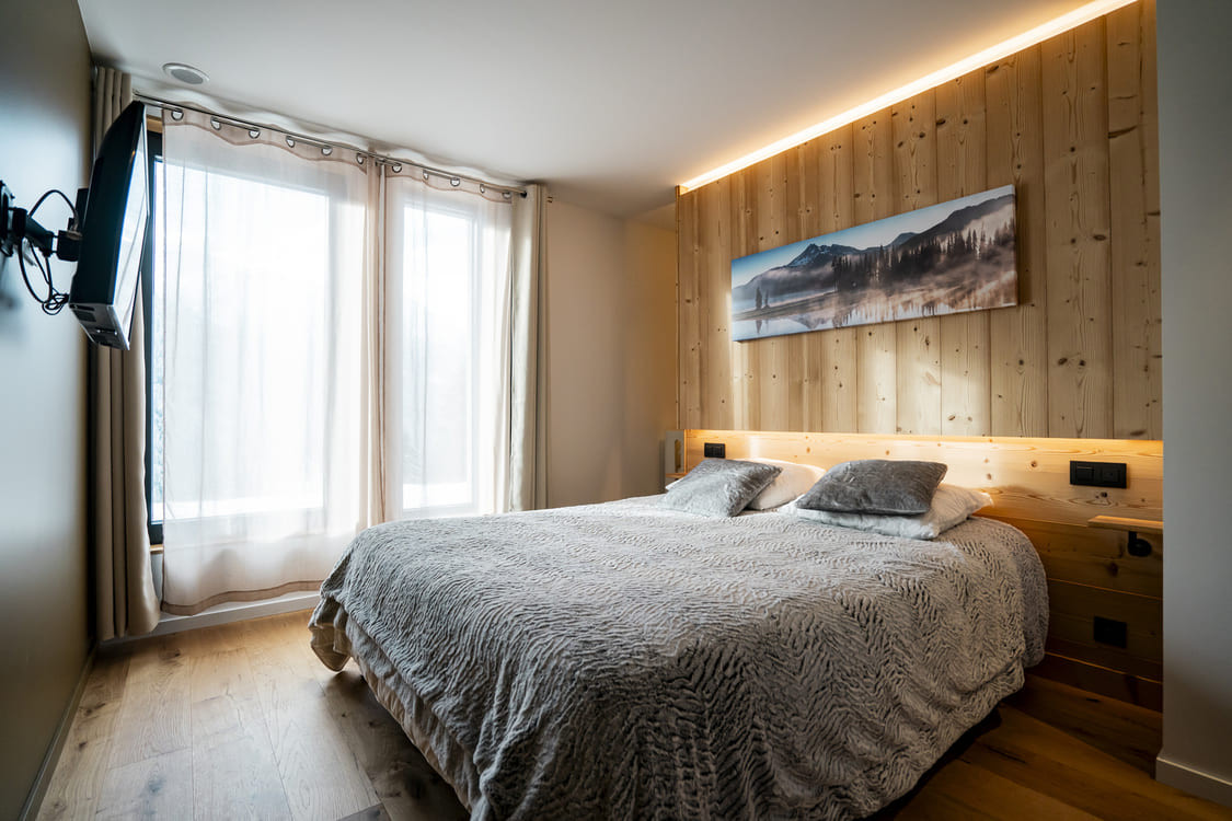 Chalet du Saix E, Châtel, Bedroom double bed, Ski area
