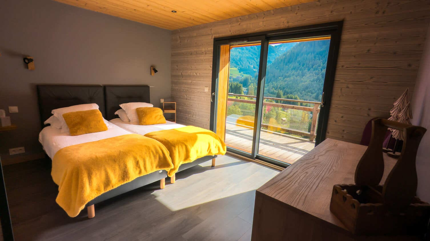 Chalet Entre Vous, Bedroom single beds, Chatel Family activities