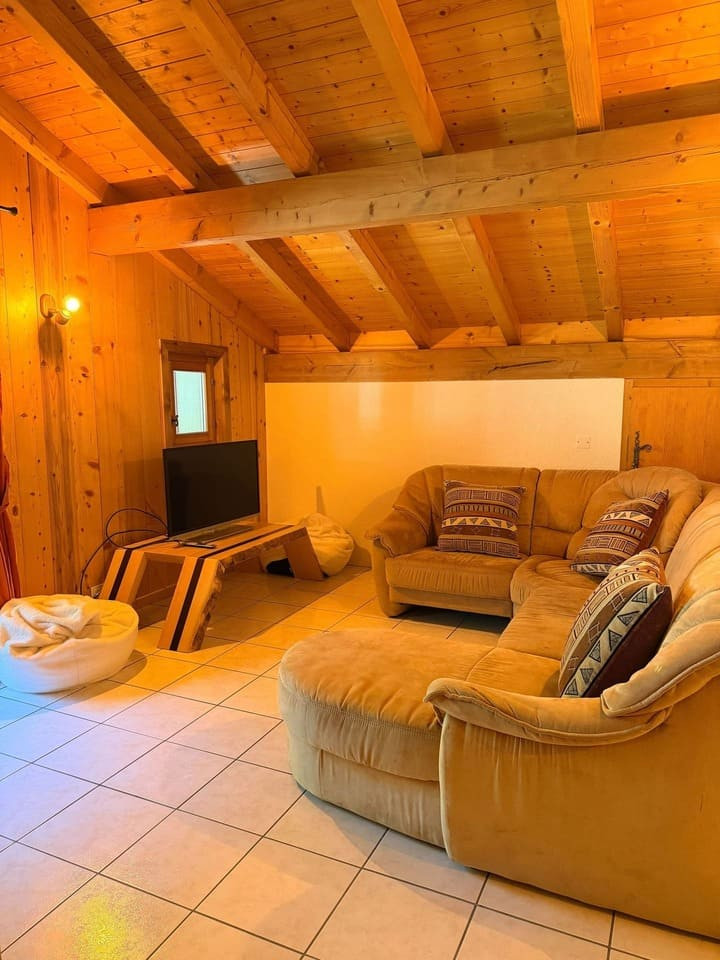 Chalet Fifine, Small living room, Chatel Ski lessons