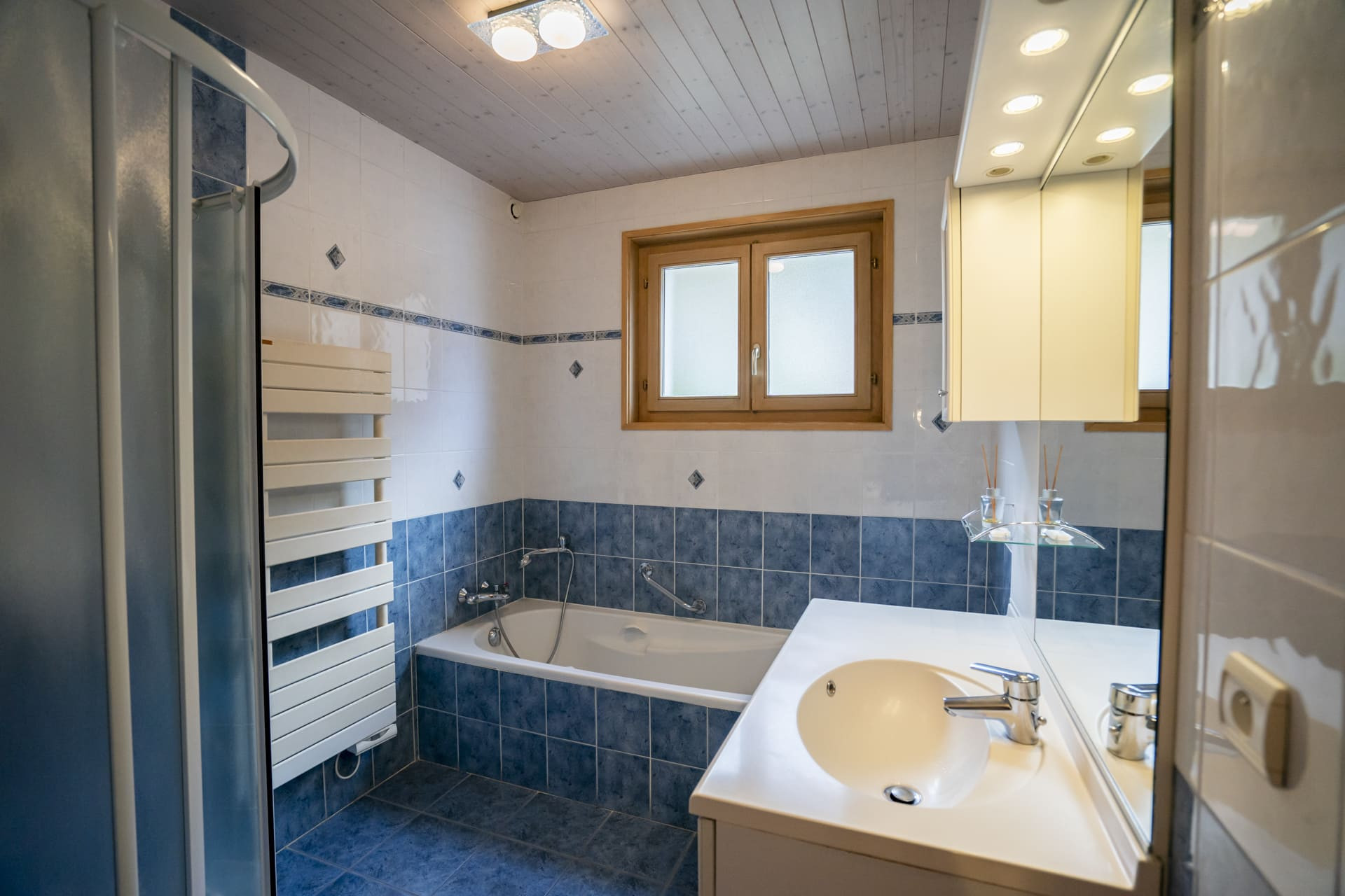 Chalet Fifine, Bath and shower room, Chatel Ski lifts