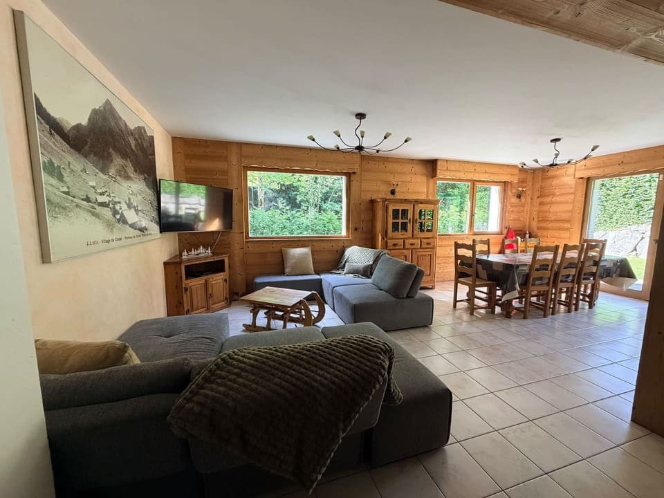 Chalet Fifine, Living room with dining room, Chatel Ski holiday