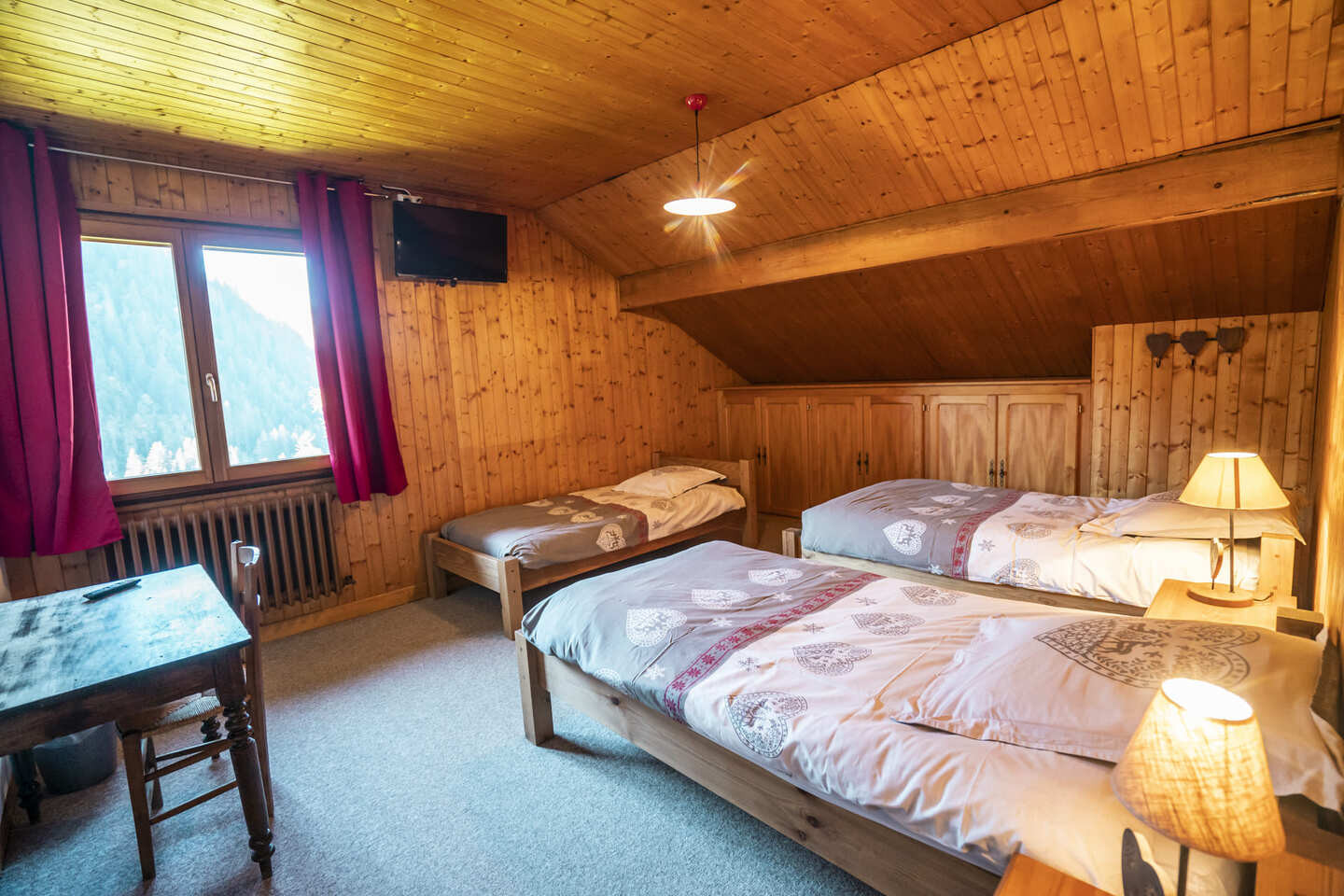 Chalet Jacrose, Chambre 3 lits simples,Châtel Portes du Soleil