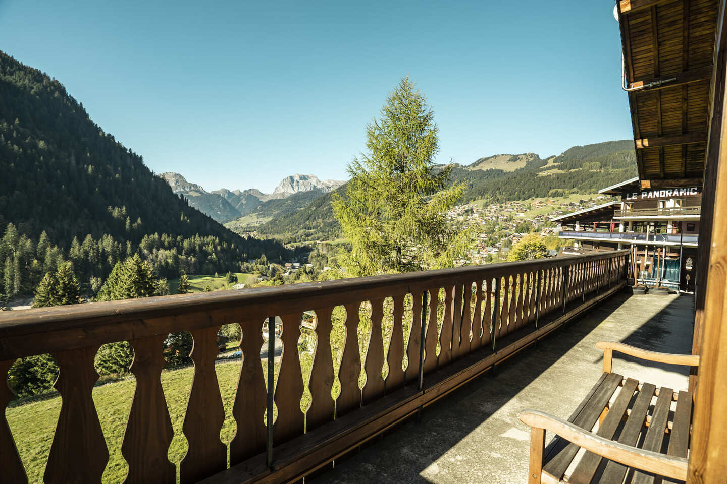 Chalet Jacrose, Vue du balcon, Châtel Village