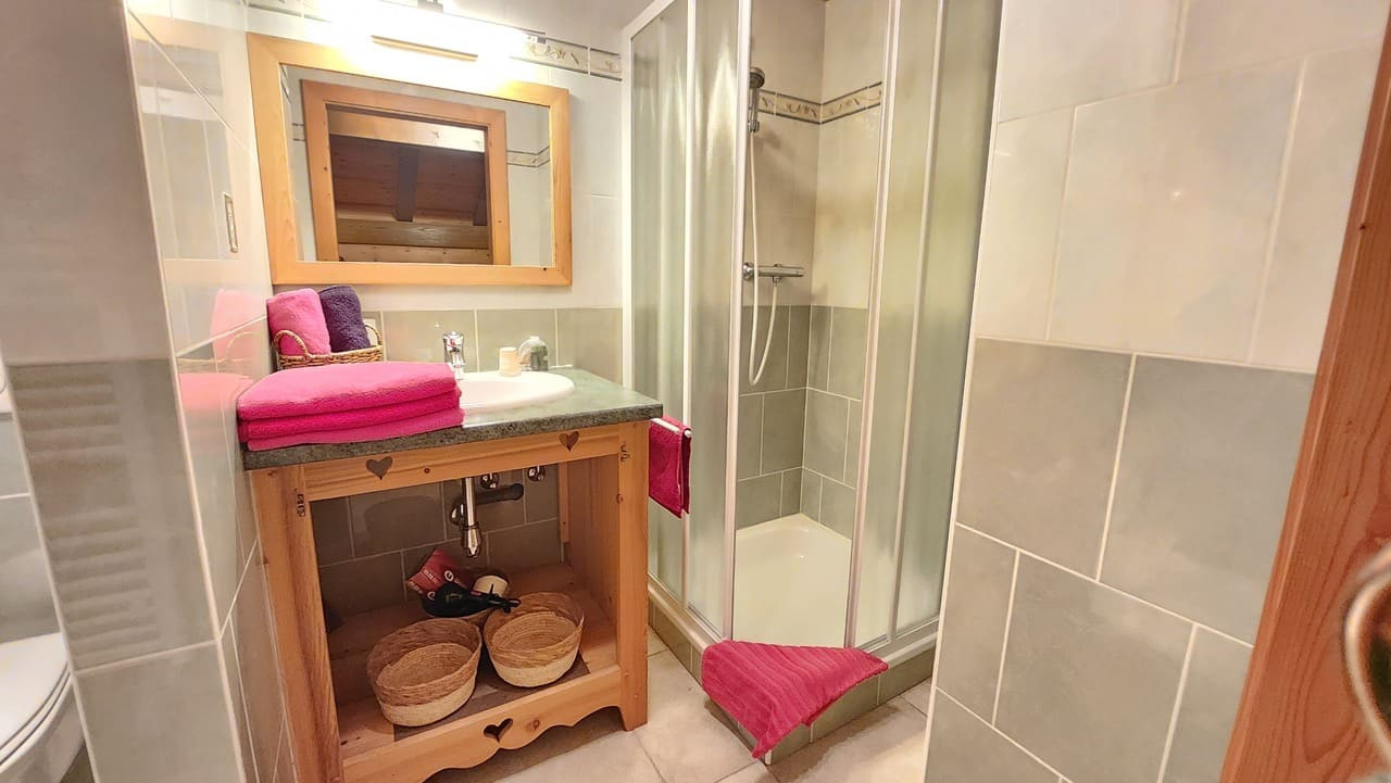 Chalet l'Edelweiss, Bathroom with WC, Châtel Snow