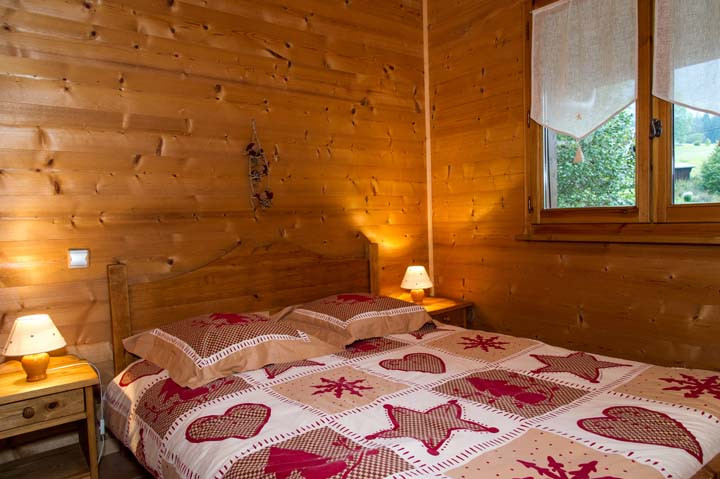 Chalet L'HERMINE DES VORRES, Bedroom double bed, Châtel 74390
