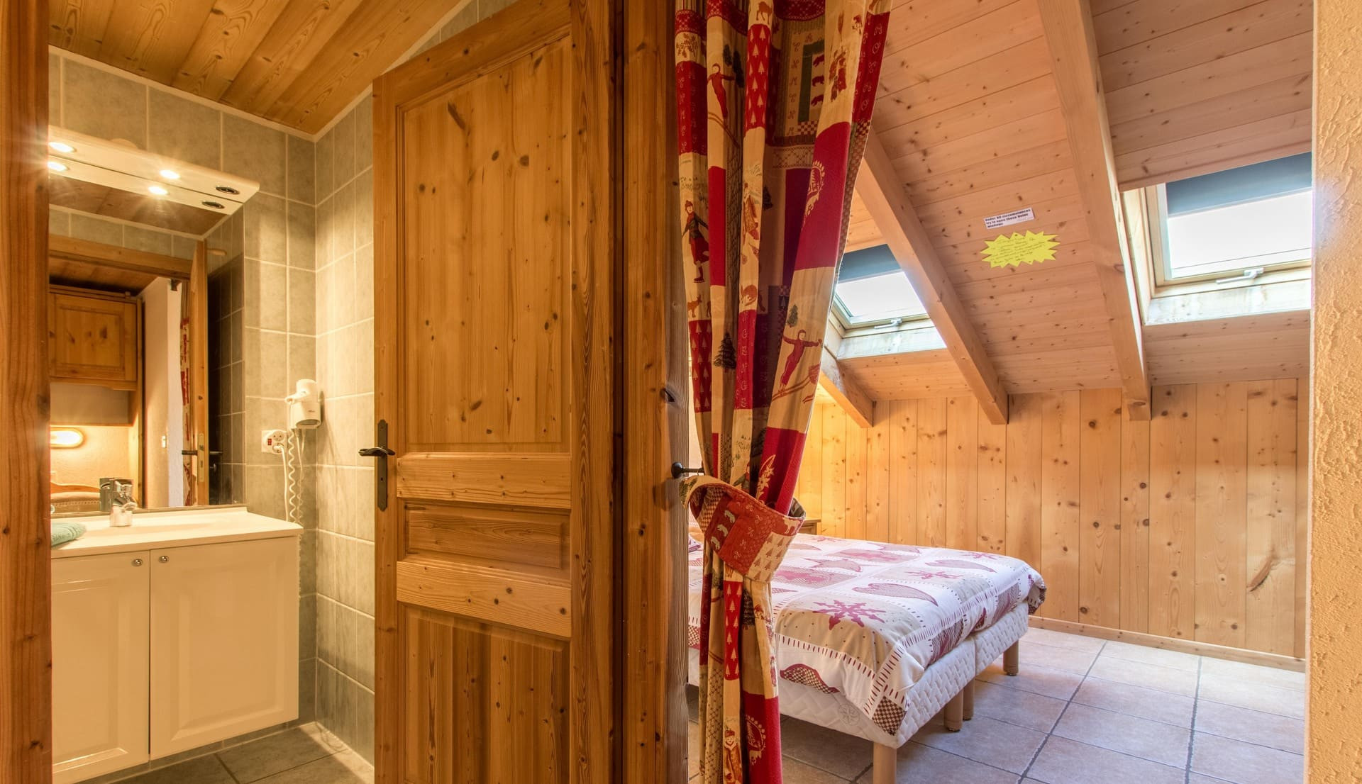 Chalet L'Orée du lac, Bedroom 4 second floor, Chatel, Mountain hikes  Chalet L'Orée du lac, Bedroom 4 second floor, Chatel, Mountain hikes