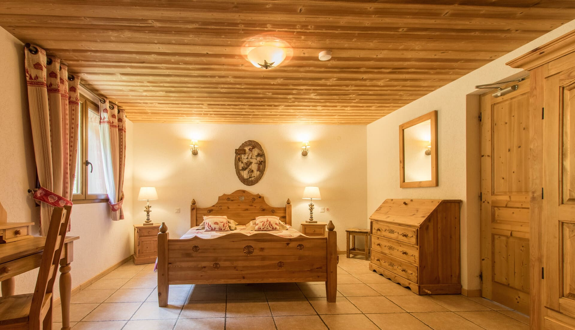 Chalet L'Orée du lac, Bedroom 5 second floor, Chatel, Alpines landscapes Chalet L'Orée du lac, Bedroom 5 second floor, Chatel, Alpines landscapes