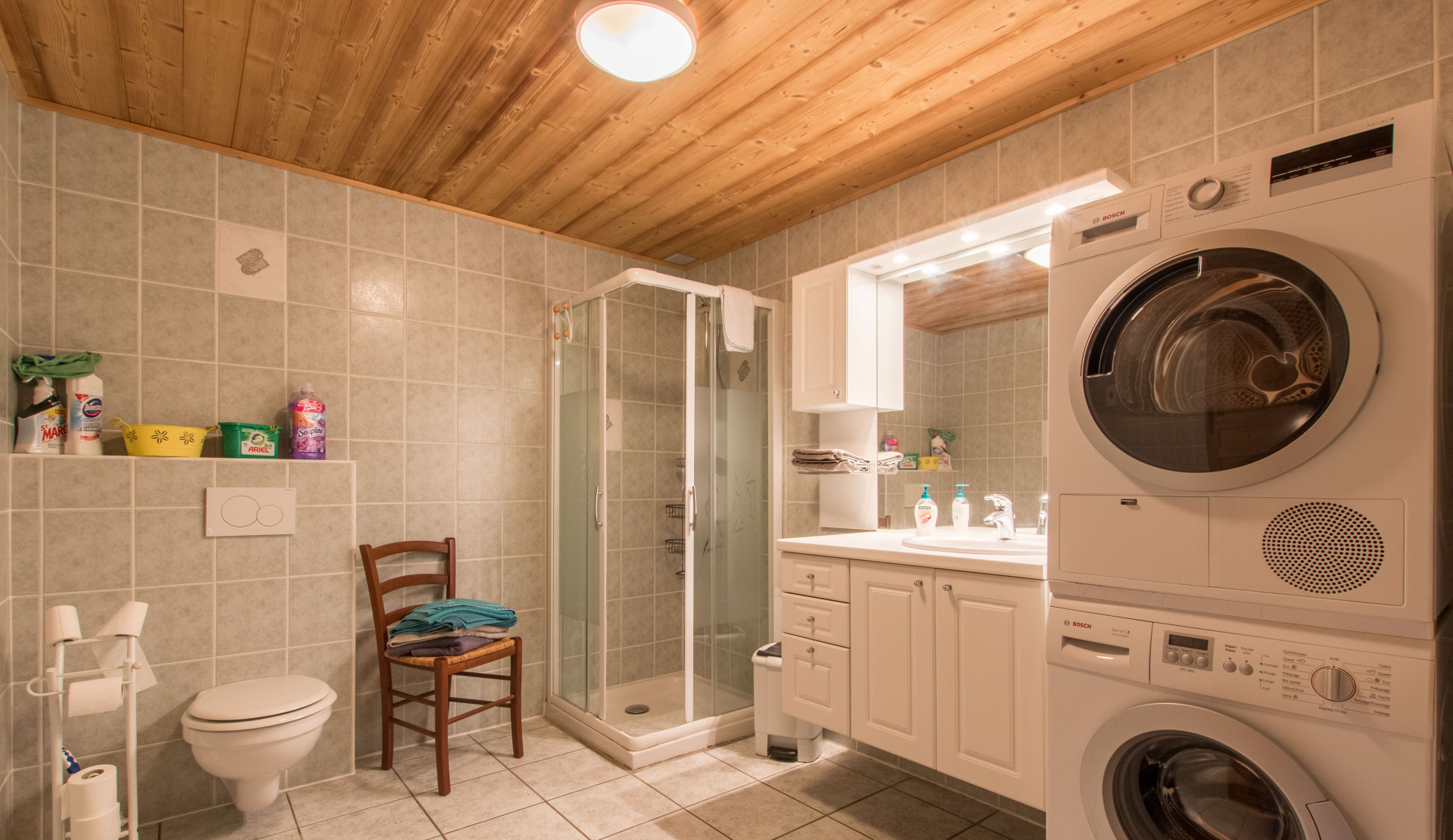 Chalet L'Orée du lac, Shower room on the ground floor, Chatel, Swimming in a lake Chalet L'Orée du lac, Shower room on the ground floor, Chatel, Swimming in a lake