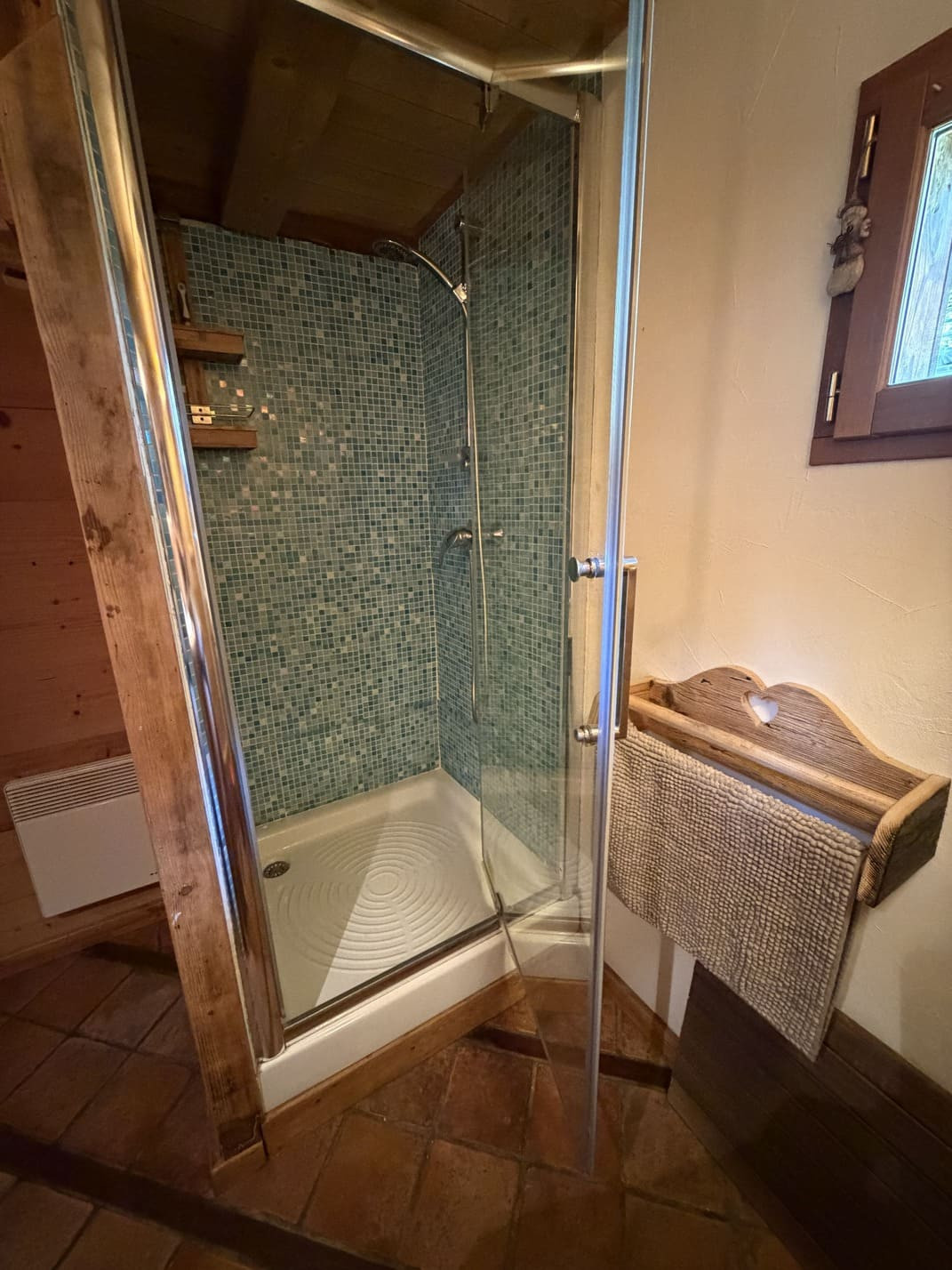 Chalet La Miette (Haut), Salle de douche, Châtel, Soleil