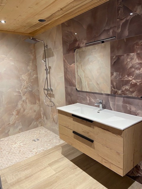 Chalet Laurentine, Shower room with WC, Châtel Chairlift 74