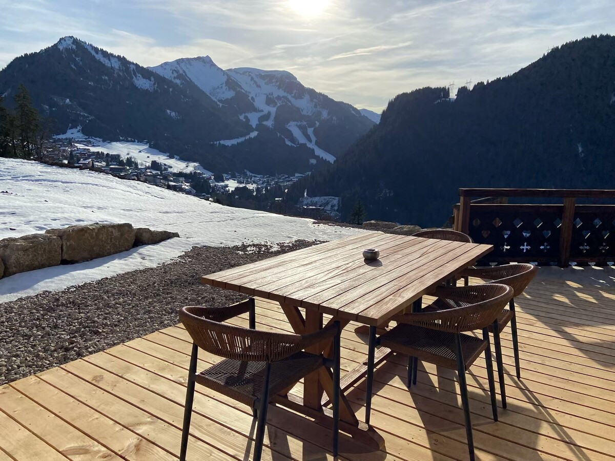 Chalet Laurentine, terrasse soleil neige montagne Châtel