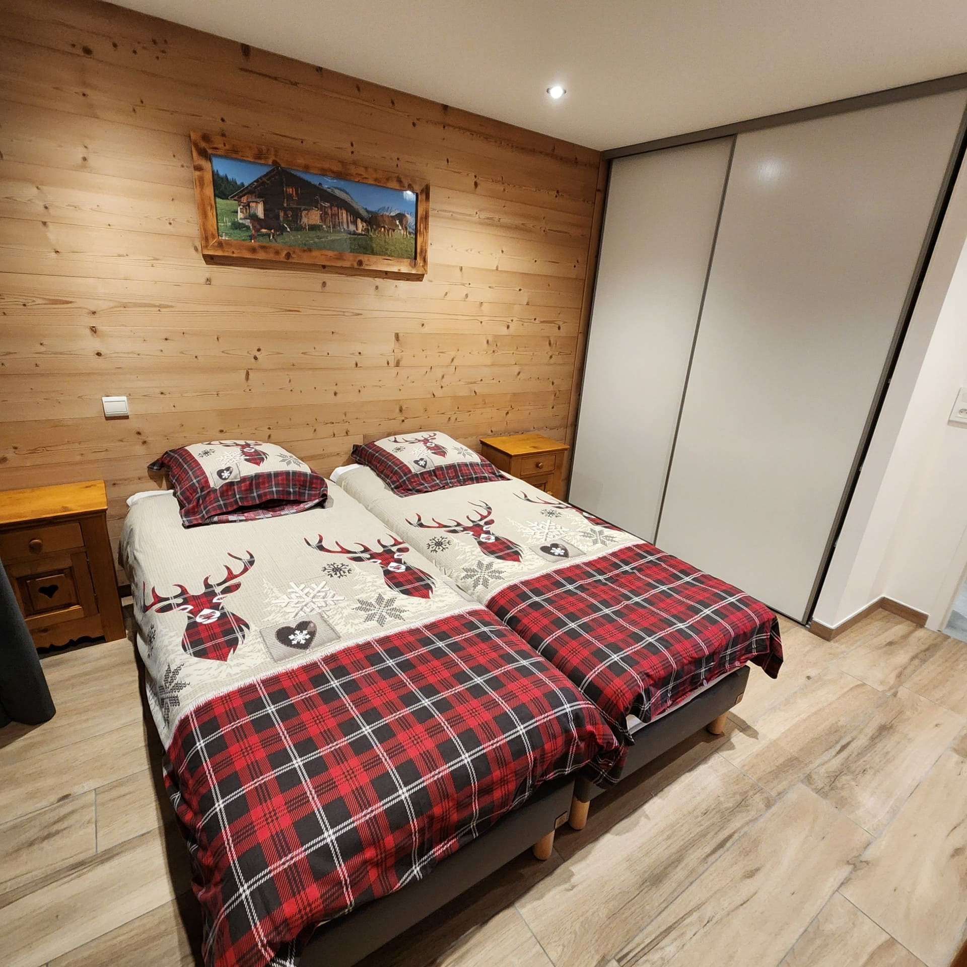 Chalet Le Choucas, Chatel, Bedroom, Ski pass 74