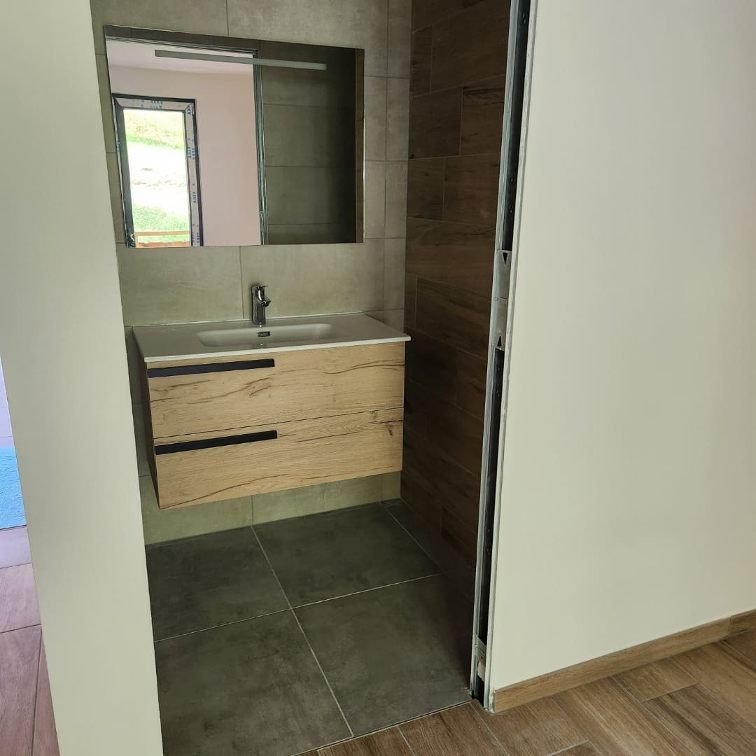 Chalet Le Choucas, Chatel, Shower room, Family activities 74 