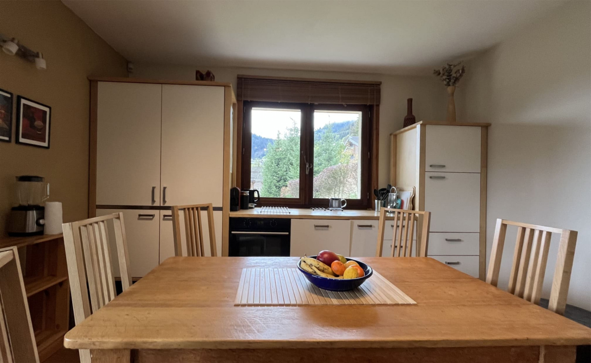 Chalet les Carlines, Bottom, Dining room and Kitchen, Chatel, Abondance Valley