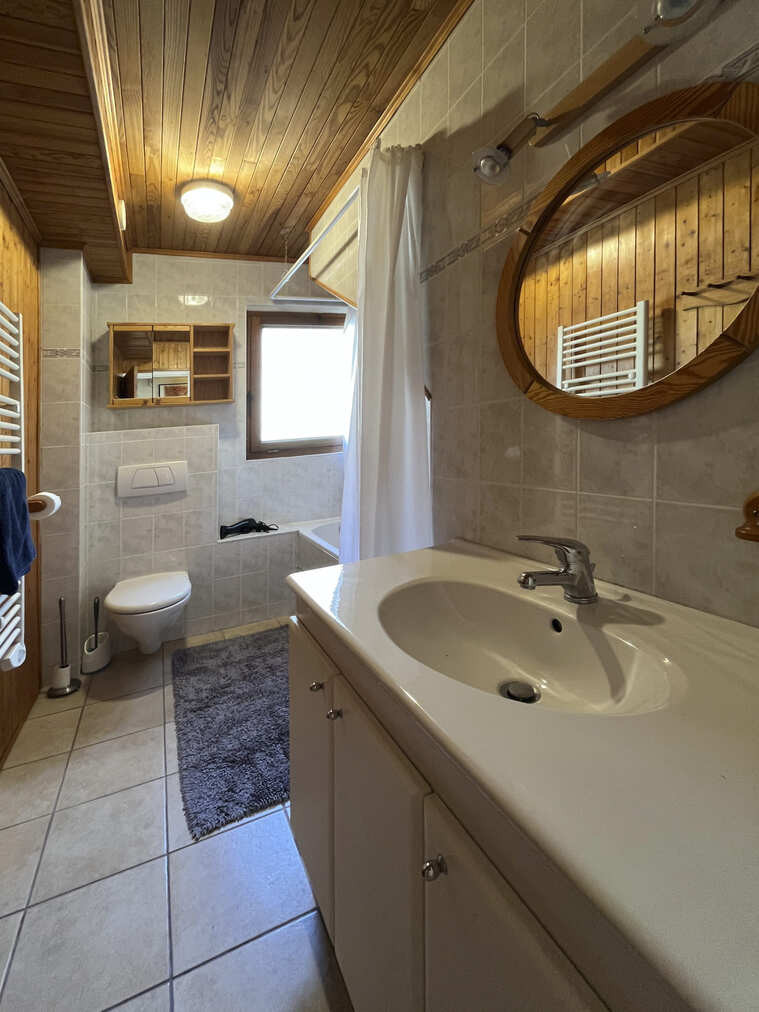 Chalet les Carlines, Top, Bathroom, Chatel, Sunny holiday Chalet les Carlines, Top, Bathroom, Chatel, Sunny holiday