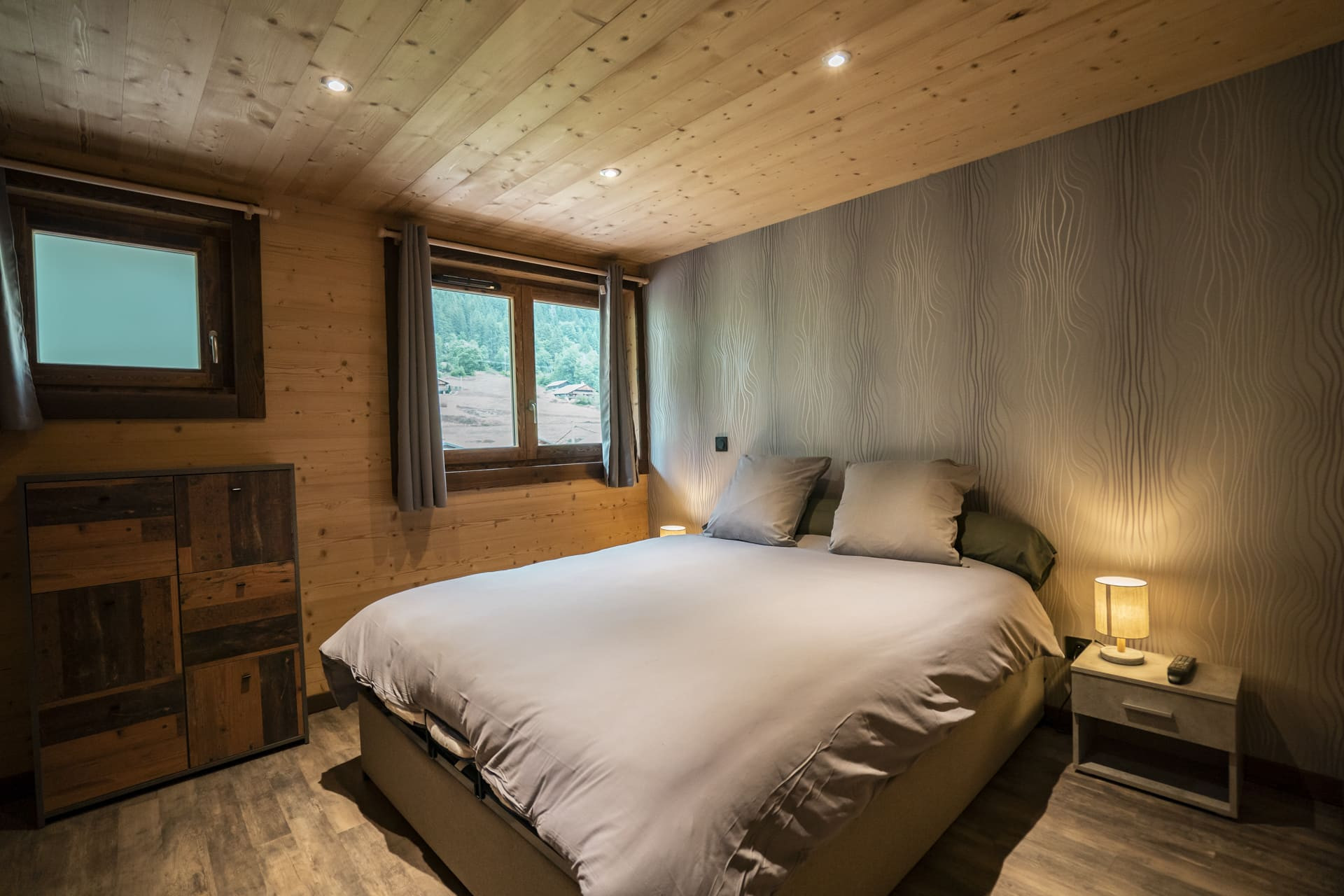 Chalet les Cerfs, Apartment 10 people, Double room, Châtel Booking