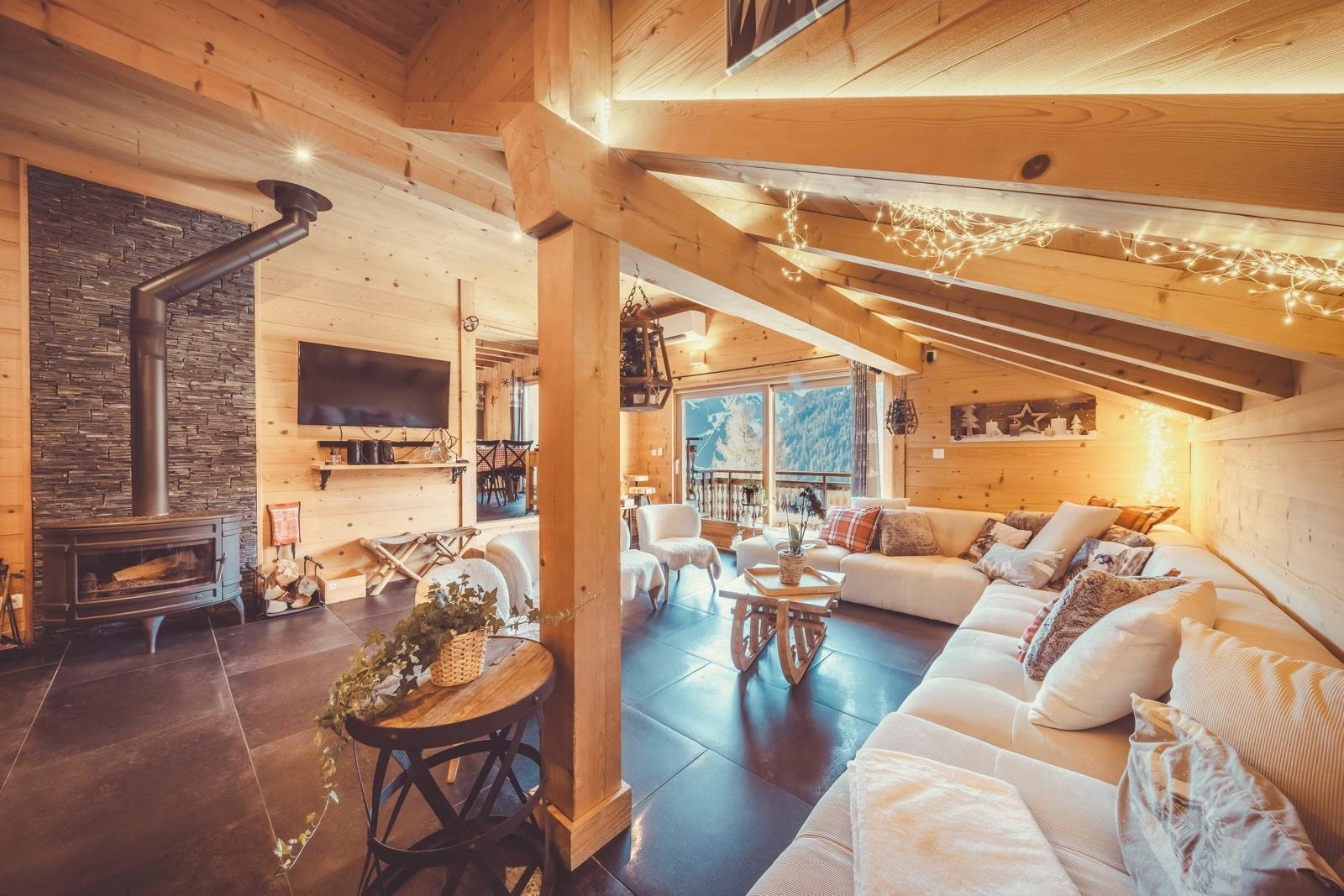 Les Loups Châtel Chalet, Sleeps 20